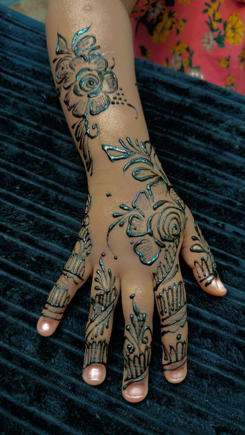 Floral hand henna