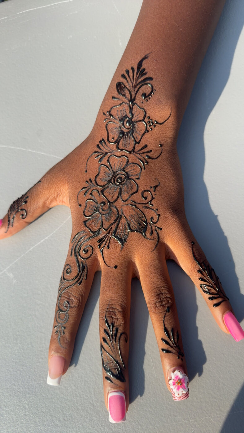 Rose hand henna