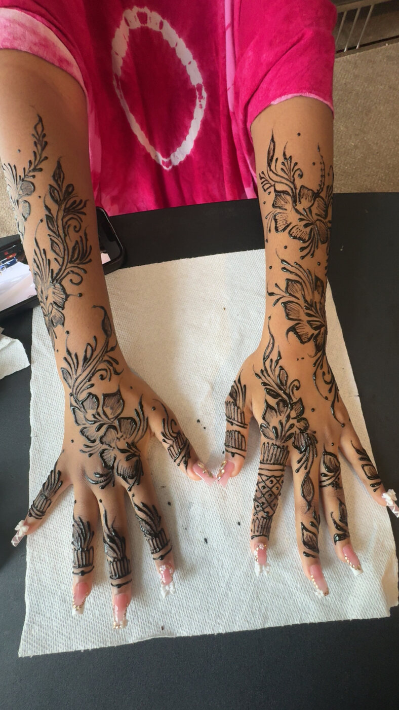 Twin floral hands henna