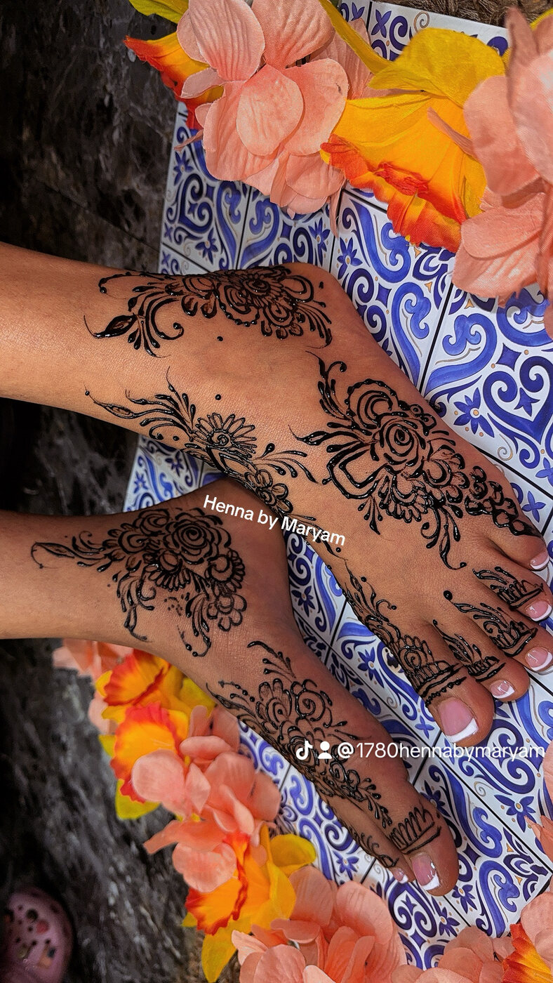 Floral leg henna